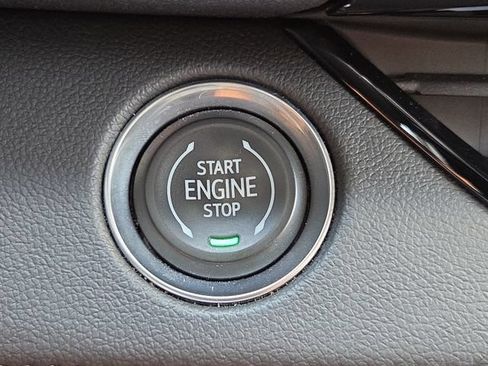 Certified 2025 Buick Enclave Preferred FWD image 18