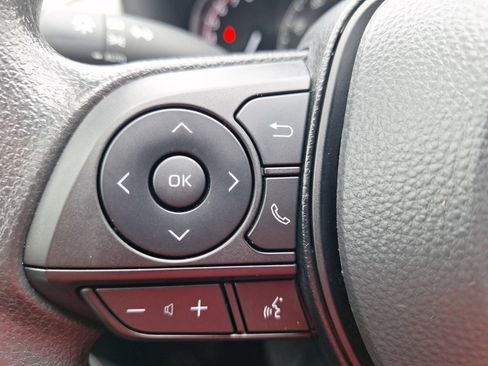 Used 2025 Toyota RAV4 XLE w/ Convenience Package FWD image 21