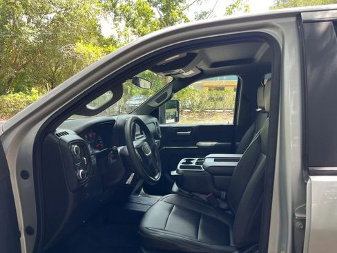 Used 2021 GMC Sierra 3500 4x4 Crew Cab w/ Gooseneck/5TH Wheel Package image 15