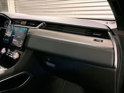 Certified 2024 Jaguar F-PACE R-Dynamic S image 25