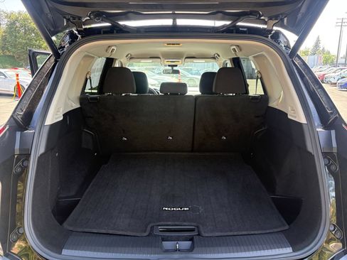 Used 2025 Nissan Rogue SV FWD image 33