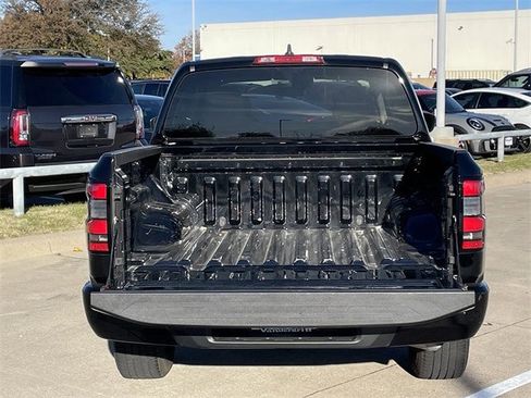 Used 2024 Nissan Frontier SV image 26