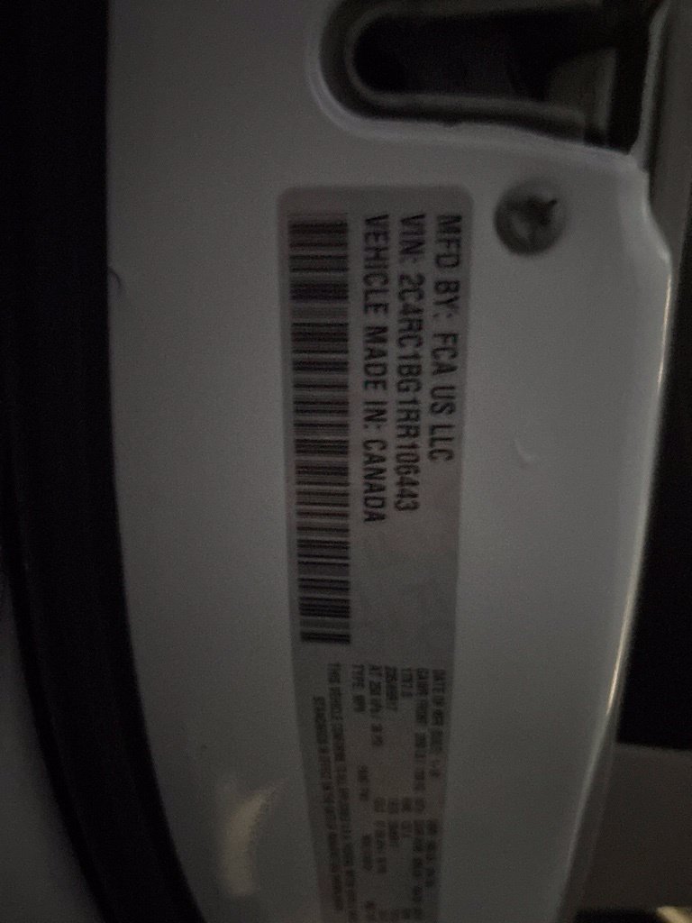 Used 2024 Chrysler Pacifica Touring-L FWD image 7