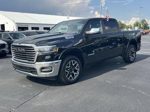 Used 2026 RAM 1500 Laramie AWD/4WD image 4
