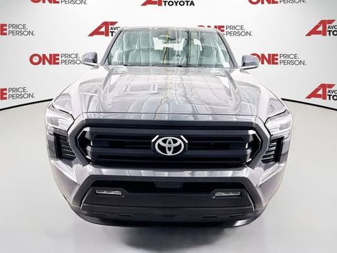 Certified 2025 Toyota Tacoma SR5 AWD/4WD image 2