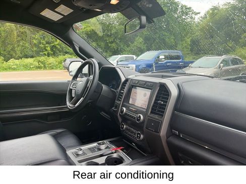 Used 2019 Ford Expedition XLT w/ Equipment Group 202A AWD/4WD image 16