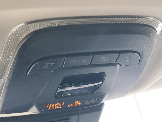 Used 2025 Toyota Corolla LE FWD image 28
