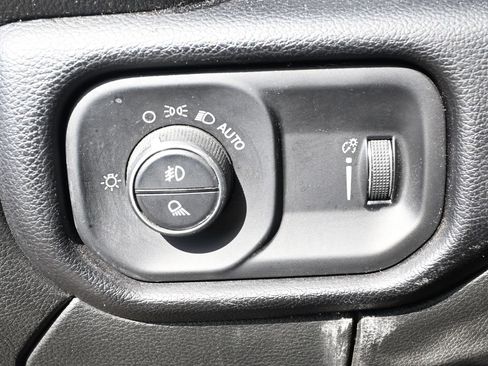 Used 2024 RAM 2500 Big Horn AWD/4WD image 9