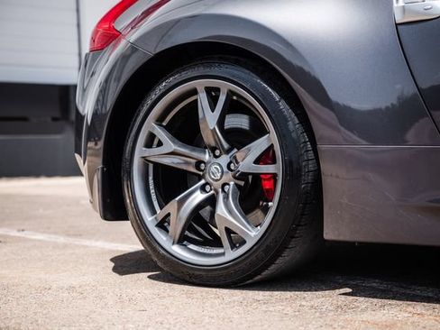 Used 2010 Nissan 370Z Touring w/ Sport Pkg RWD image 41