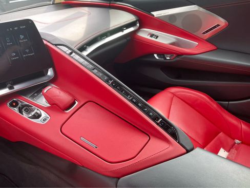 Used 2024 Chevrolet Corvette Stingray Preferred Cpe w/ Battery Protection Package RWD image 16