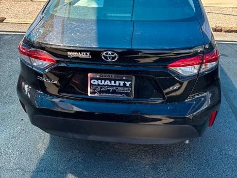 Used 2024 Toyota Corolla LE FWD image 3