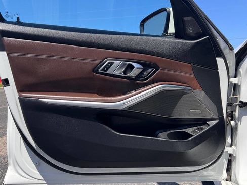 Used 2019 BMW 330i Sedan w/ Premium Package image 12