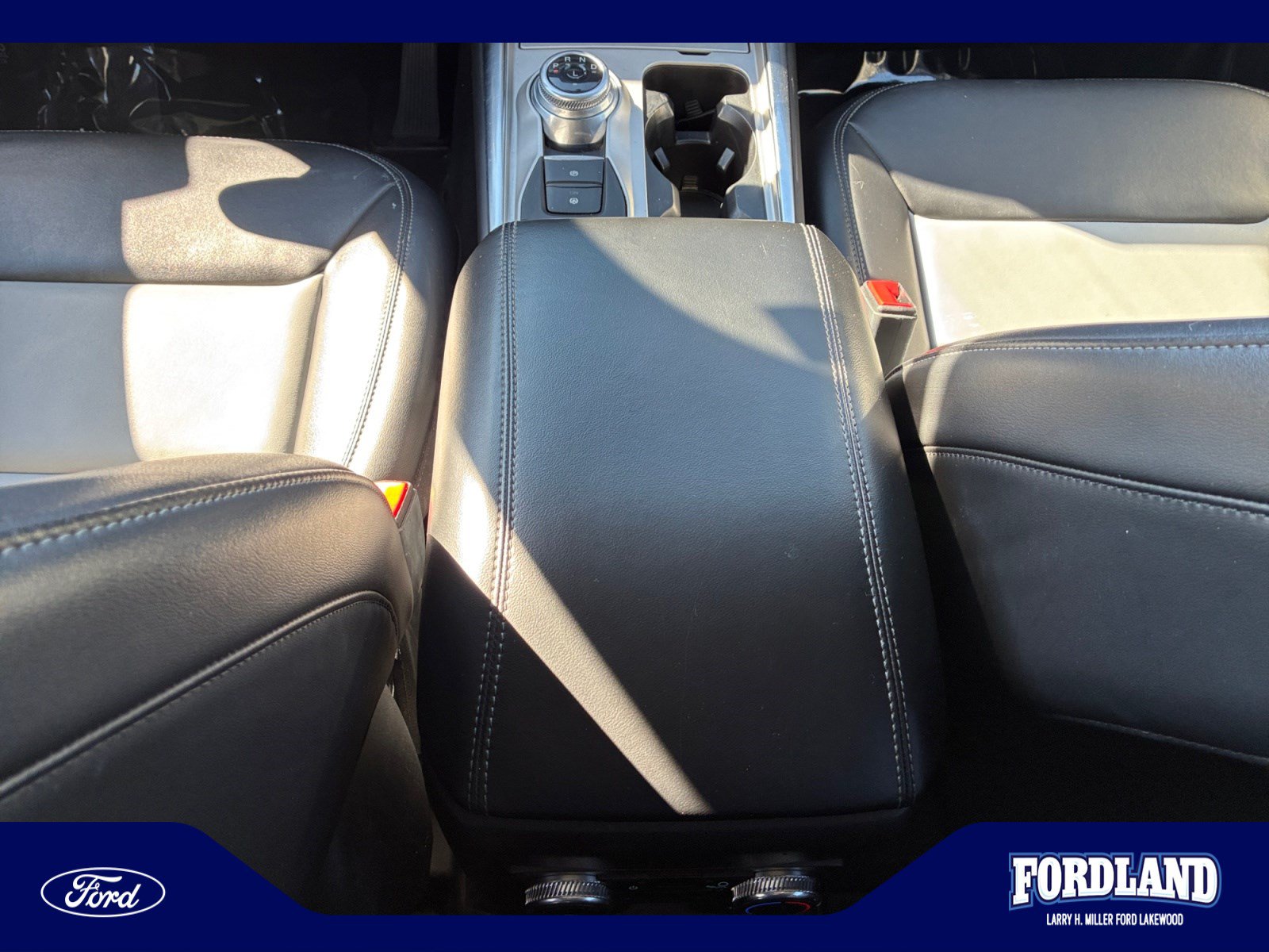 Used 2023 Ford Explorer XLT w/ Equipment Group 202A AWD/4WD image 15