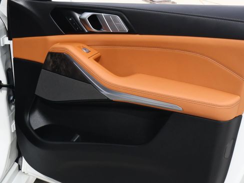 Used 2026 BMW X7 xDrive40i w/ Premium Package image 19