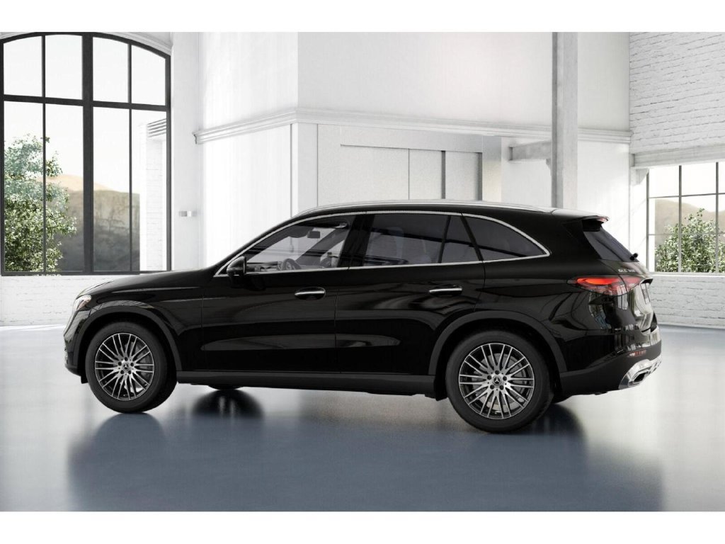 Used 2026 Mercedes-Benz GLC 300 4MATIC image 32