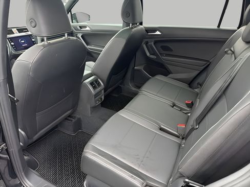 Used 2021 Volkswagen Tiguan SE R-Line image 26