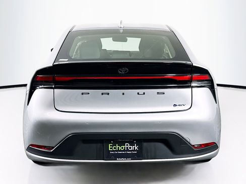 Used 2025 Toyota Prius LE image 7