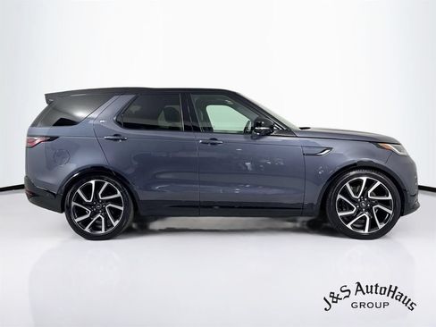 Used 2024 Land Rover Discovery Dynamic SE AWD/4WD image 8