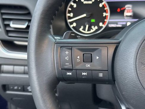 Used 2024 Nissan Rogue SV w/ SV Premium Package FWD image 43