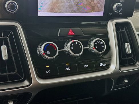 Used 2022 Kia Sorento LX image 18