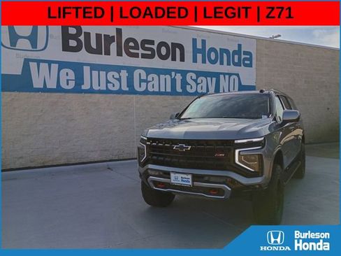 Used 2025 Chevrolet Suburban Z71 AWD/4WD image 8
