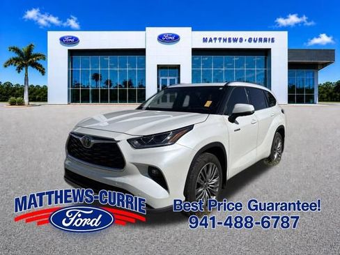 Used 2021 Toyota Highlander Platinum FWD image 1