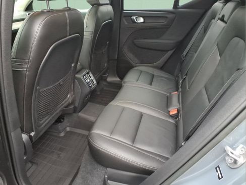 Used 2023 Volvo XC40 B5 Plus w/ Protection Package Premier image 14