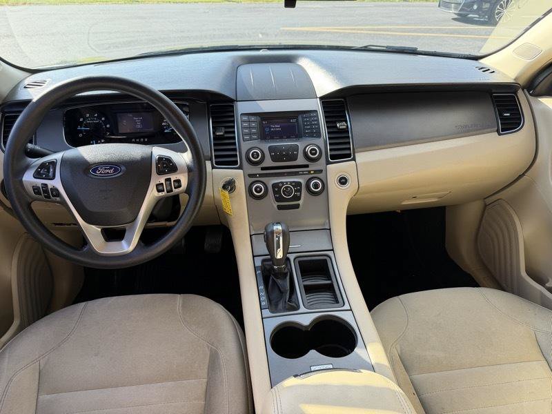 Used 2017 Ford Taurus SE FWD image 14