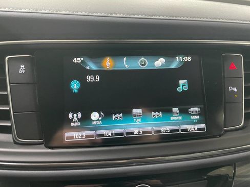 Used 2018 Buick Enclave Essence image 37