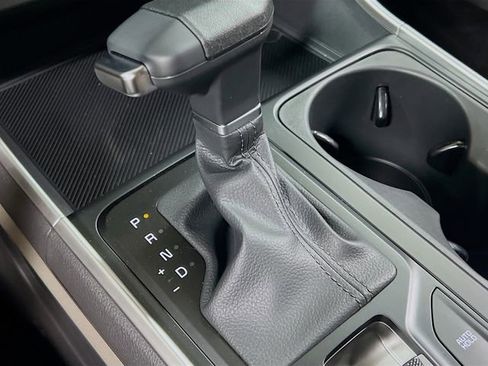 New 2026 Kia Carnival LX image 17