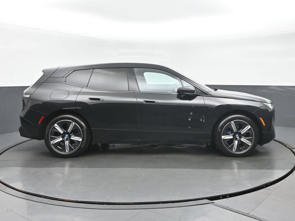 Used 2024 BMW iX xDrive50 w/ Premium Package AWD/4WD image 2