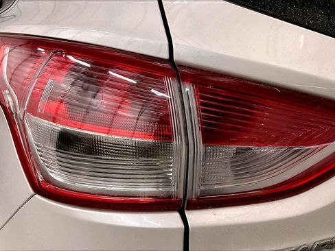 Used 2016 Ford Escape Titanium image 28