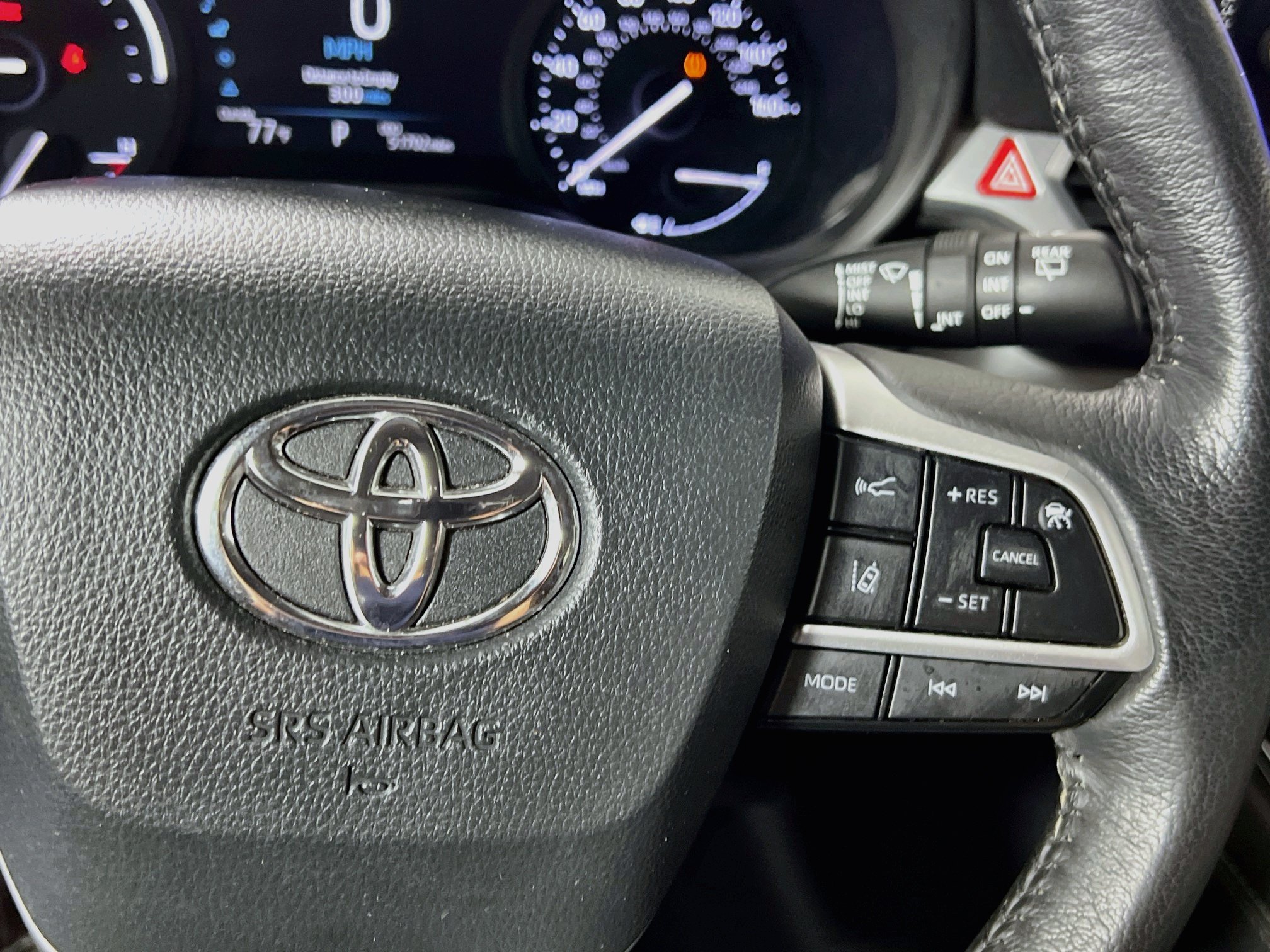 Used 2025 Toyota Sienna XLE FWD image 20