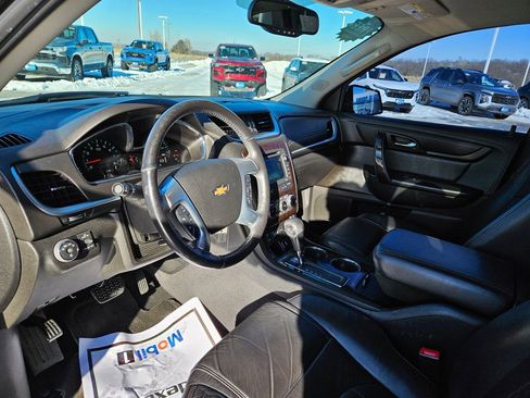 Used 2017 Chevrolet Traverse Premier image 23