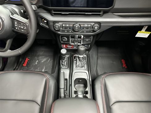 New 2026 Jeep Wrangler Unlimited Rubicon w/ Xtreme 35 Tire Package image 11