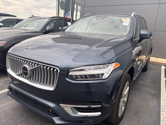 Used 2024 Volvo XC90 B5 Core AWD/4WD image 13