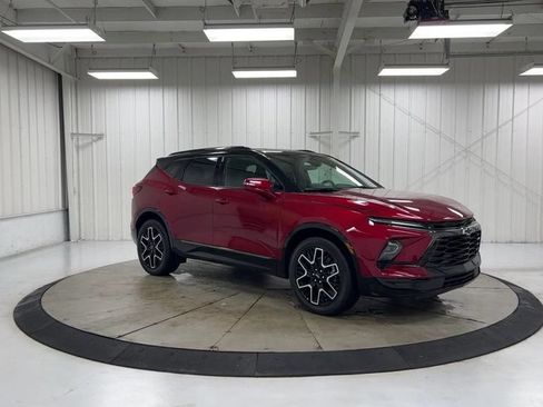 Used 2023 Chevrolet Blazer RS w/ Driver Confidence II Package AWD/4WD image 2