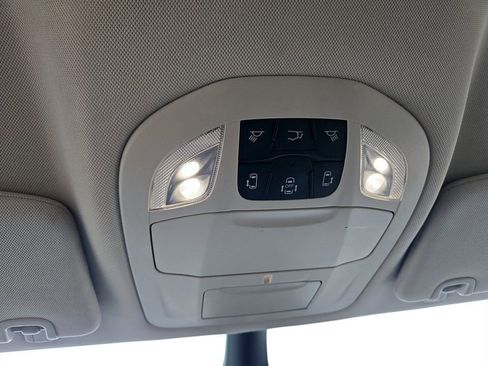 Used 2023 Chrysler Voyager LX image 24