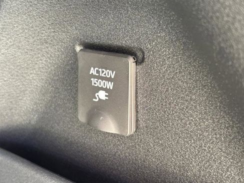 Certified 2025 Toyota Sienna XSE w/ XSE Premium Package image 16