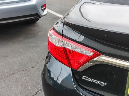 Used 2015 Toyota Camry SE FWD image 8