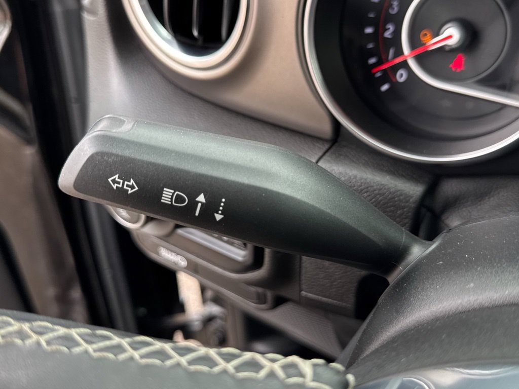 Used 2020 Jeep Gladiator Rubicon w/ Dual Top Group AWD/4WD image 16