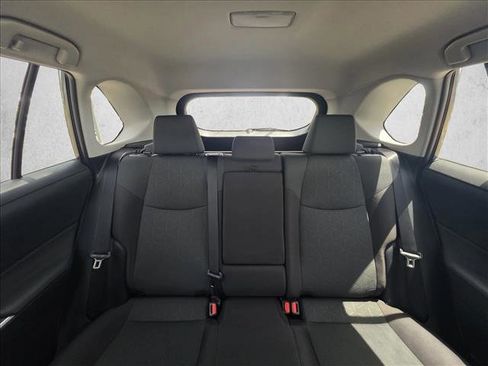 Used 2025 Toyota RAV4 XLE FWD image 15
