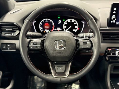 Used 2025 Honda Pilot TrailSport image 19