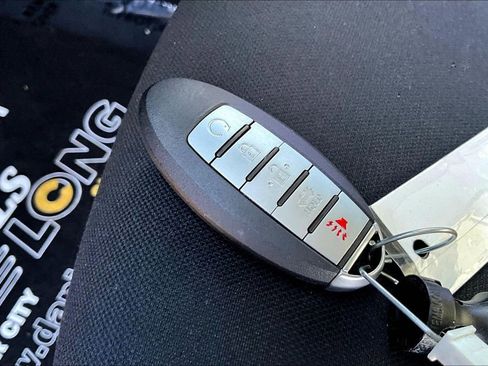 Used 2020 Nissan Sentra SV w/ Trunk Package image 10