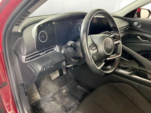 Used 2023 Hyundai Elantra SEL w/ Convenience Package FWD image 9