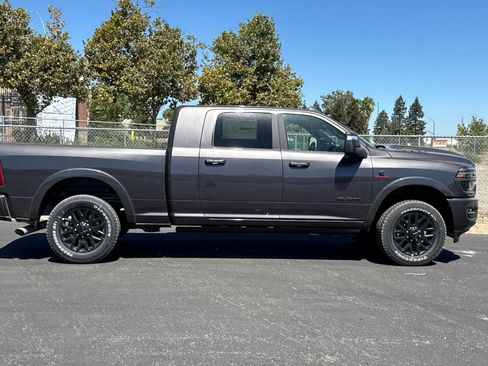 New 2026 RAM 2500 Limited AWD/4WD image 2
