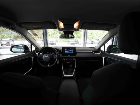 Used 2019 Toyota RAV4 LE w/ All Weather Liner Package AWD/4WD image 19