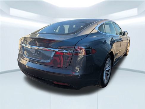 Used 2018 Tesla Model S 75D image 5