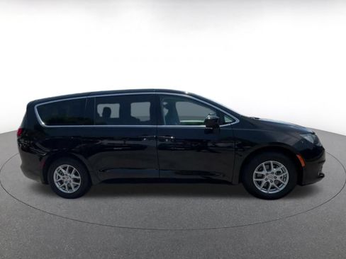 Used 2024 Chrysler Voyager LX FWD image 16
