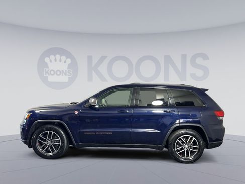 Used 2018 Jeep Grand Cherokee Trailhawk w/ Trailhawk Luxury Group image 2
